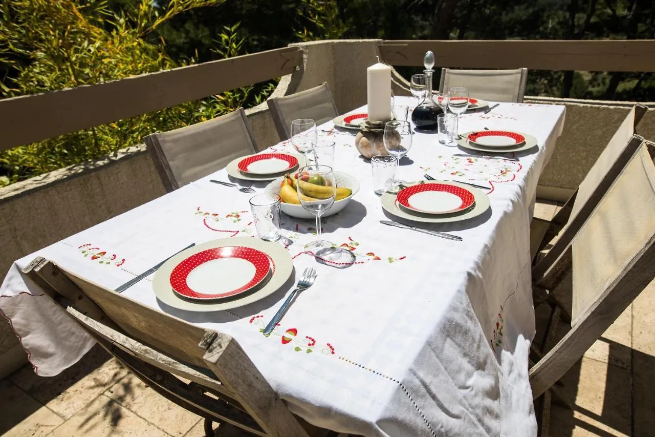 Le Mas des Roches à Velaux Maison d'hôtes